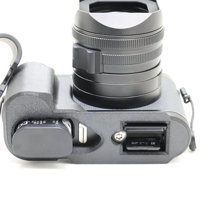 Hand Grip for Leica Q3 / Q3 43 with Finger Loop Socket / Apple Airtag Socket / Arca Swiss Dovetail