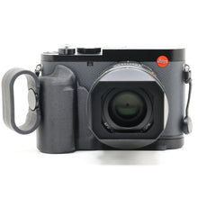 Hand Grip for Leica Q3 / Q3 43 with Finger Loop Socket / Apple Airtag Socket / Arca Swiss Dovetail