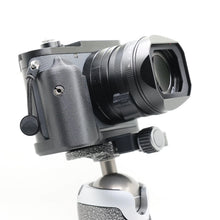 Hand Grip for Leica Q3 / Q3 43 with Finger Loop Socket / Apple Airtag Socket / Arca Swiss Dovetail